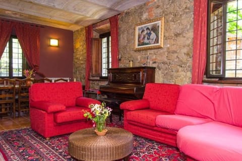 Communal lounge/ TV room, Living room