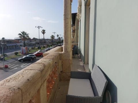 Property building, Balcony/Terrace, Landmark view, Landmark view, Sea view