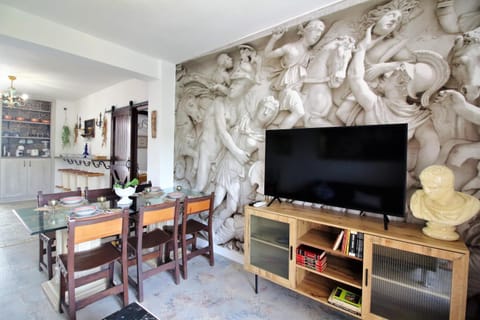 Communal lounge/ TV room, TV and multimedia