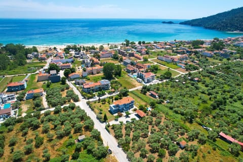Property building, Nearby landmark, Spring, Neighbourhood, Natural landscape, Bird's eye view, Beach, Mountain view, Street view