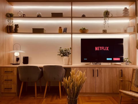 Library, Living room