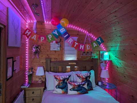 FINN VILLAGE - Loch Lomond Sunset Glamping Pod - Private Ofuro HOT TUB Apartment in Scotland