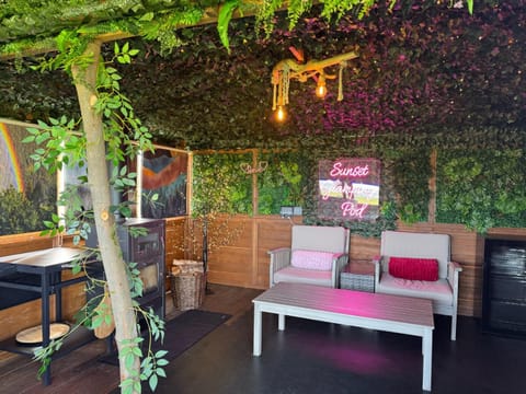 FINN VILLAGE - Loch Lomond Sunset Glamping Pod - Private Ofuro HOT TUB Apartment in Scotland