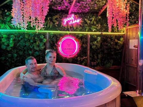 FINN VILLAGE - Loch Lomond Sunset Glamping Pod - Private Ofuro HOT TUB Apartment in Scotland