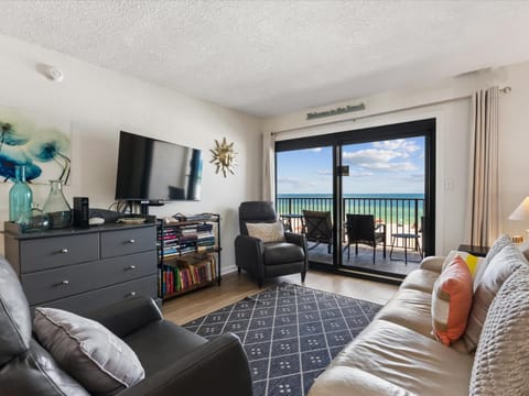 TV and multimedia, Balcony/Terrace, Living room, Seating area, Sea view, furniture
