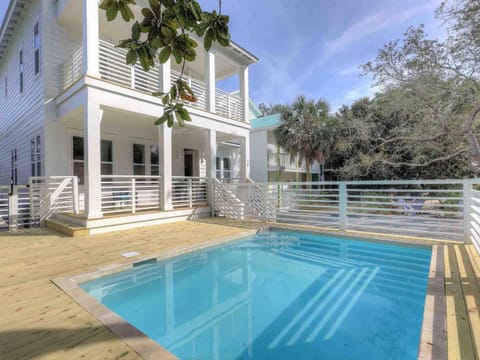 Property building, Neighbourhood, Natural landscape, Balcony/Terrace, Swimming pool