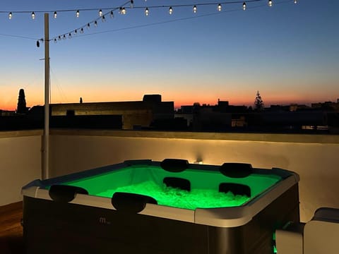 Hot Tub, City view, Sunset