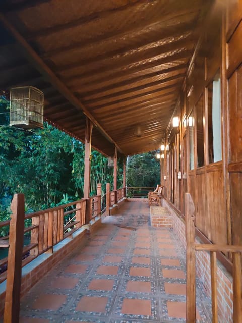 Property building, Patio, Facade/entrance