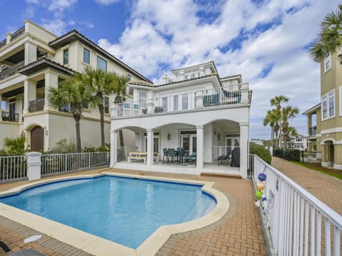 Property building, Patio, Balcony/Terrace, Seating area, Dining area, Swimming pool