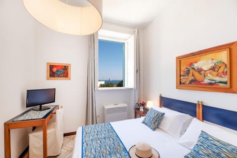 Bathroom, TV and multimedia, Bedroom, Sea view, air conditioner