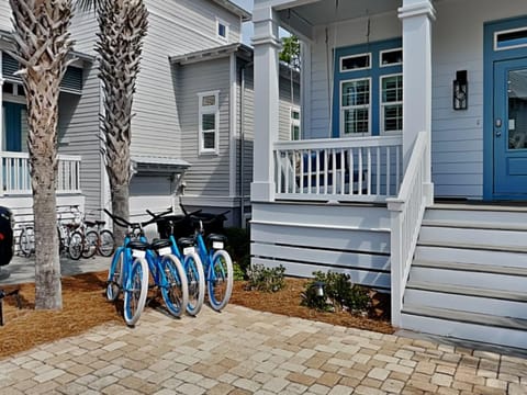 Property building, Facade/entrance, Neighbourhood, Cycling
