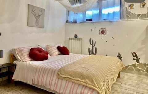 Tabor 2 garden & parking Apartment in Naples