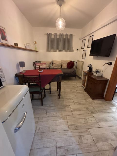 Tabor 2 garden & parking Apartment in Naples