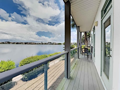 Balcony/Terrace, Lake view