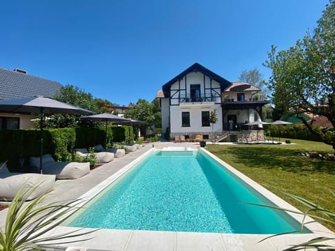 Property building, Swimming pool