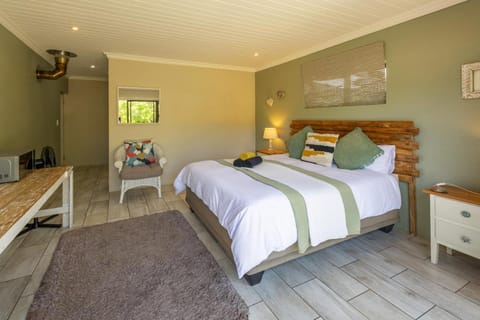 En-suite, private room, free WIFI in Plett Bed and Breakfast in Plettenberg Bay