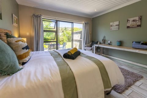 En-suite, private room, free WIFI in Plett Bed and Breakfast in Plettenberg Bay