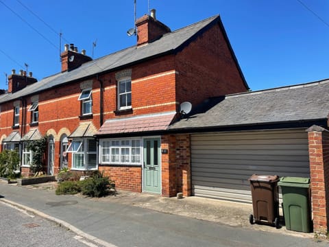Park End House - Parking, Pet Friendly House in Henley-on-Thames
