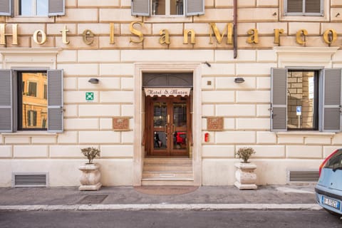 Property building, Facade/entrance