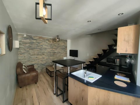 Kitchen or kitchenette, Living room