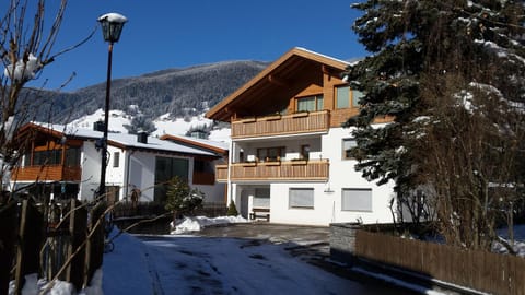Facade/entrance, On site, Mountain view