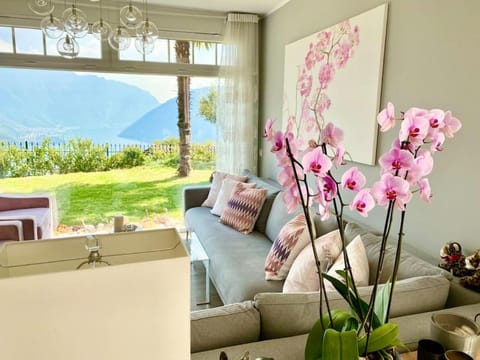 Single family house with lake view in Carona House in Lugano