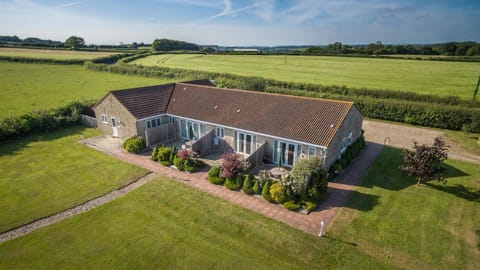 Property building, Patio, Bird's eye view, Garden, Balcony/Terrace, On site, Area and facilities
