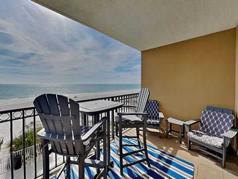 Balcony/Terrace, Seating area, Beach, Sea view