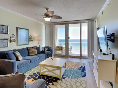 TV and multimedia, Balcony/Terrace, Living room, Seating area, Sea view, furniture