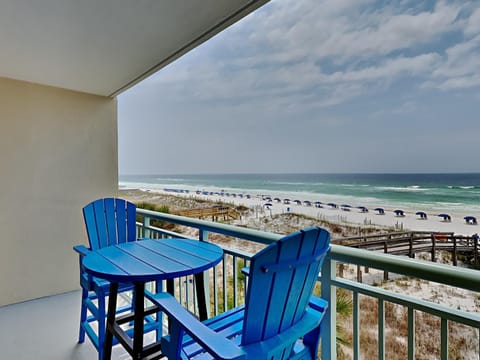 Balcony/Terrace, Seating area, Beach, Sea view