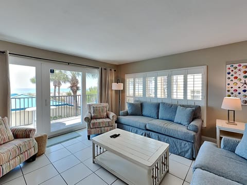 Balcony/Terrace, Living room, Seating area, Sea view, furniture