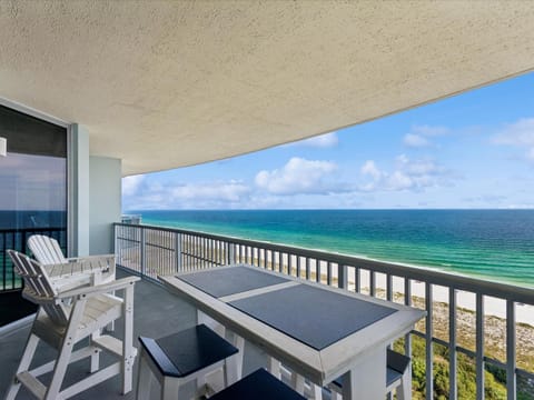 Balcony/Terrace, Seating area, Beach, Sea view