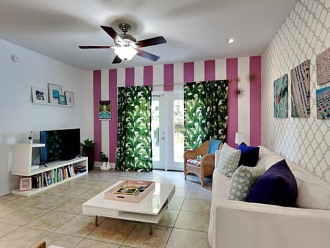 TV and multimedia, Living room, Seating area, furniture