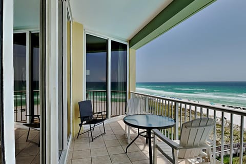 Balcony/Terrace, Seating area, Beach, Sea view, furniture