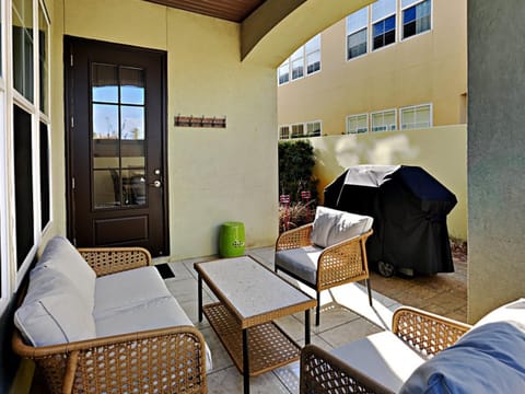 Patio, BBQ facilities, Seating area
