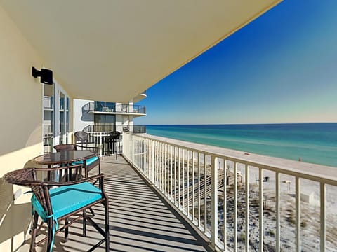 Balcony/Terrace, Seating area, Beach, Sea view