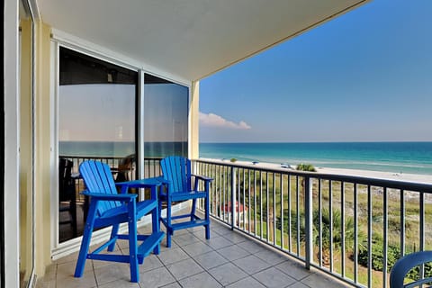 Balcony/Terrace, Seating area, Beach, Sea view