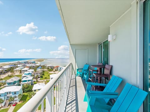 Balcony/Terrace, Seating area, Beach, Sea view, furniture