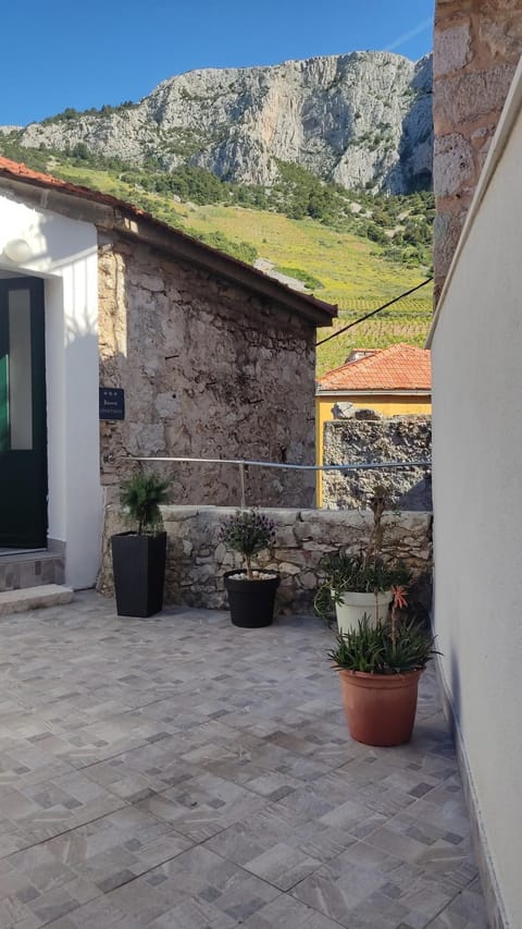 Natural landscape, Balcony/Terrace, Mountain view