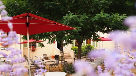 Property building, Patio, Balcony/Terrace