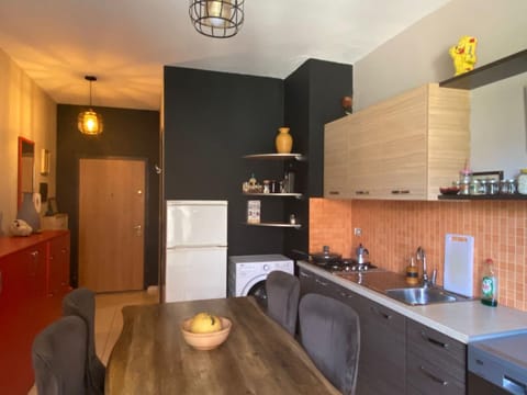 Seating area, Dining area, kitchen