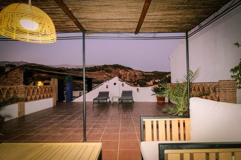 View (from property/room), Balcony/Terrace, Mountain view