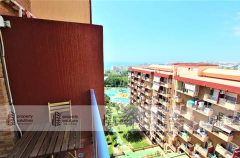 Mountain view, Pool view, Sea view
