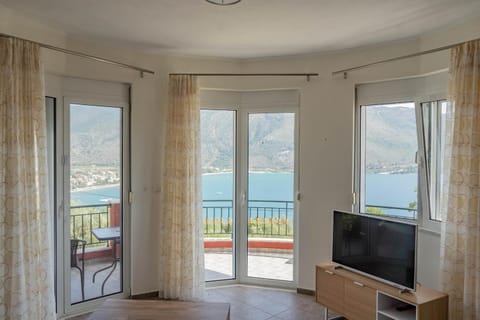 TV and multimedia, View (from property/room), Balcony/Terrace, Mountain view, Sea view