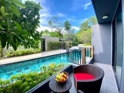 Property building, Day, View (from property/room), Balcony/Terrace, Pool view, Swimming pool, sunbed