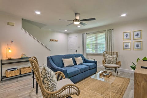 Modern Miramar Beach Townhome, Walk to Ocean! House in Miramar Beach