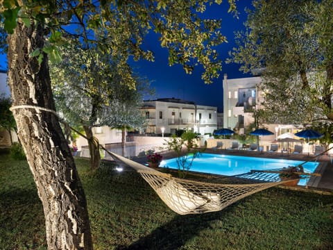 Property building, Garden, Pool view, Swimming pool