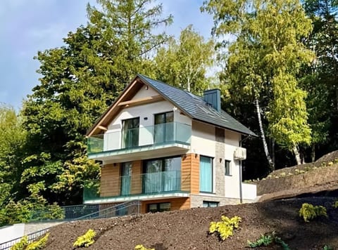 Property building, Garden, Garden view, Mountain view