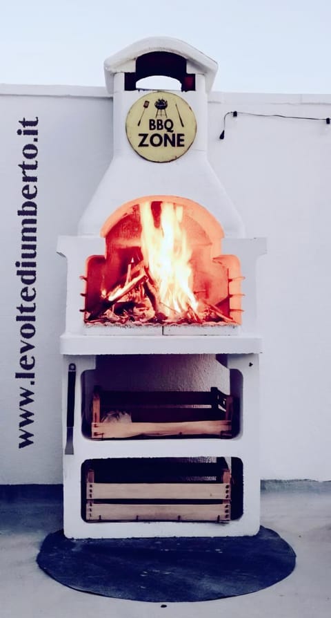 Property logo or sign, BBQ facilities, Logo/Certificate/Sign, Text overlay, Certificate/Award