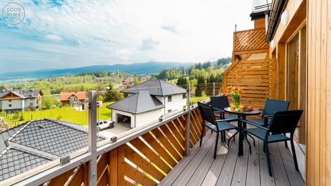 View (from property/room), Balcony/Terrace, Mountain view